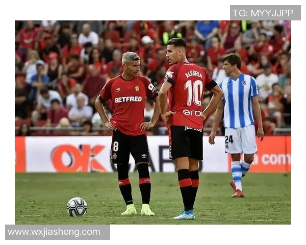 足球明星与主播激情对决谁能赢得这场挑战赛的荣耀与掌声