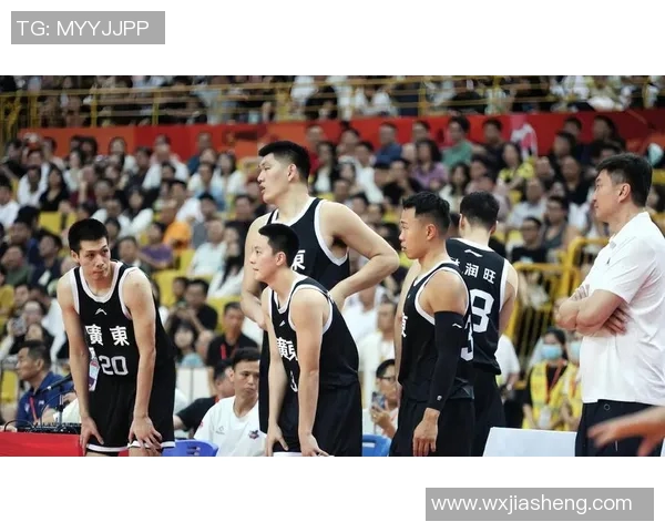 2021年CBA季后赛广东队与北京队激战回顾及精彩瞬间分析