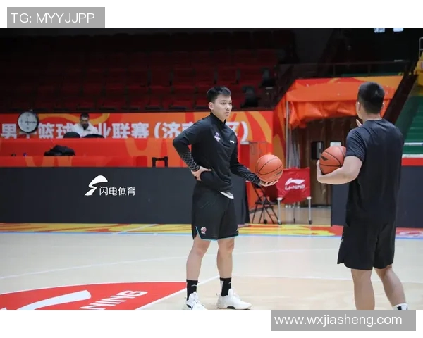 山东高速男篮对阵山西队精彩回顾及赛季表现分析2021年篮球盛事